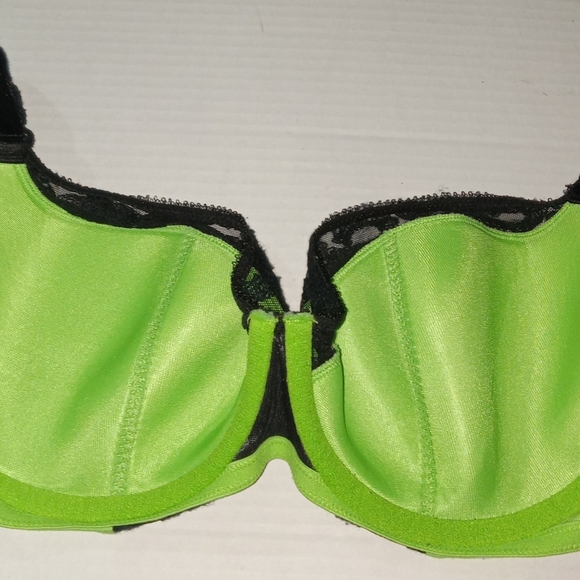 Cacique wire bra 42C with Polka dots - Picture 4 of 6